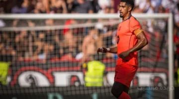 لقطة مثيرة.. أراوخو يواجه حكم مباراة برشلونة وإشبيلية ابتلعت الطعم 1